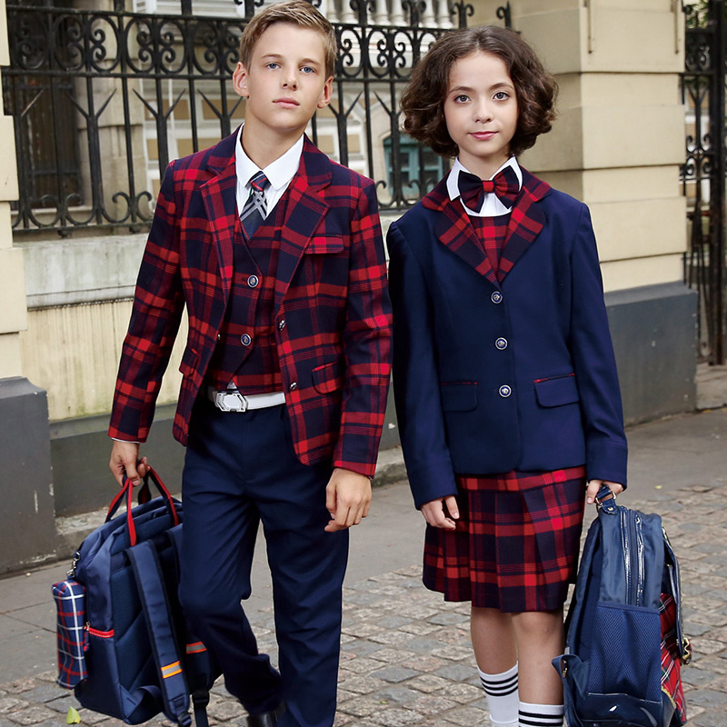El OEM diseña la chaqueta roja elemental modificada para requisitos particulares del muchacho y de las muchachas del logotipo del uniforme escolar del modelo de la tela escocesa